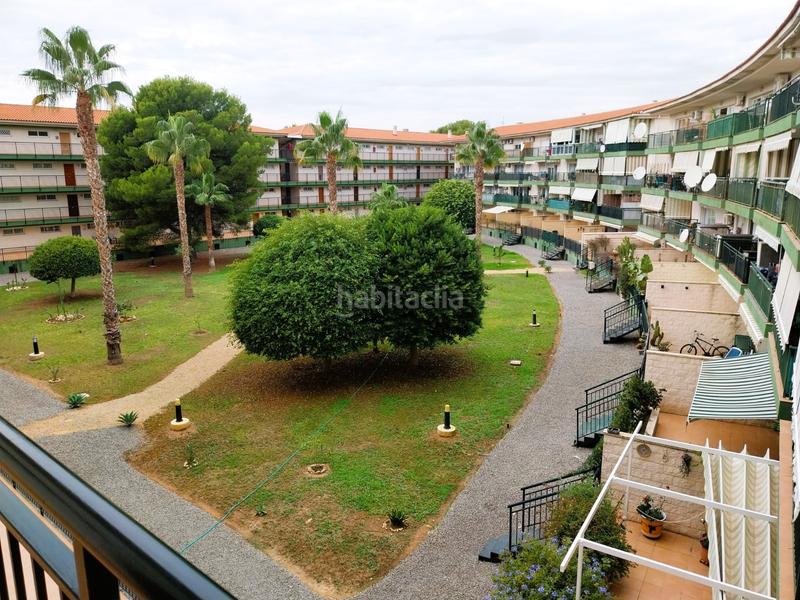 Foto e6de4cf7-1cb6-4cdb-99e2-c4c89ecbd6d4. Piso el apartamento cuenta con un amplio salóncomedor con acceso directo a una soleada terraza con vistas a los jardines comunitarios. en Alfàs del Pi (l´)