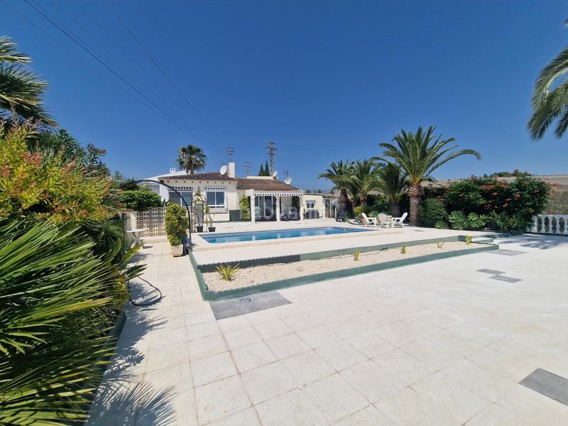 Foto 27bec45c-1cea-4d86-ad2e-4af048118739. Casa amb calefacció aparcament piscina a El Tossal-Bello Horizonte Nucia (la)