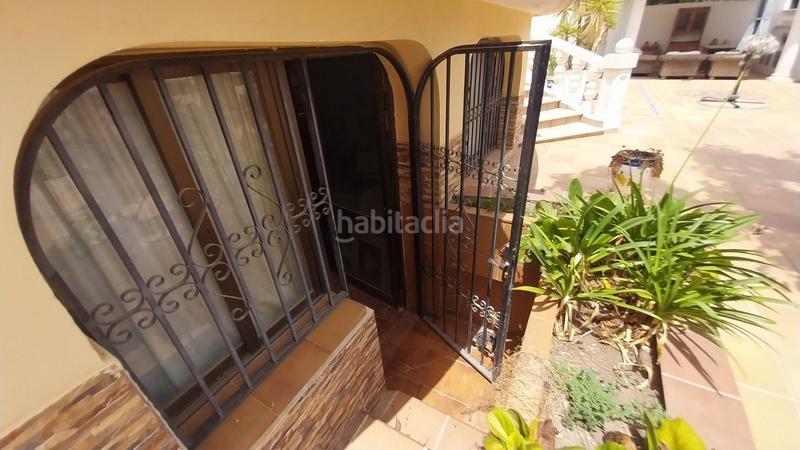 Foto 1836eff7-45a7-4404-8e72-a356153fbba1. Casa pareada preciosa chalet ubicada en la bonita urbanización denbsppanorama en la nucia. esta casa tiene 281 m de construidos en una parcela en Nucia (la)
