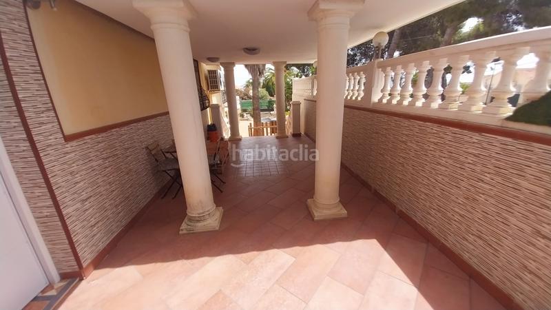 Foto 2a608c8a-34be-4357-8997-1ac0dd028f3f. Casa pareada preciosa chalet ubicada en la bonita urbanización denbsppanorama en la nucia. esta casa tiene 281 m de construidos en una parcela en Nucia (la)