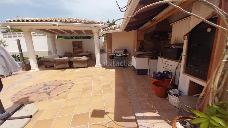 Foto 5a63f9d1-45e4-4692-985b-31927dae4feb. Casa pareada preciosa chalet ubicada en la bonita urbanización denbsppanorama en la nucia. esta casa tiene 281 m de construidos en una parcela en Nucia (la)