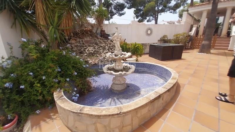 Foto 6228adfe-4777-4c54-80d9-510527d2bb7f. Casa pareada preciosa chalet ubicada en la bonita urbanización denbsppanorama en la nucia. esta casa tiene 281 m de construidos en una parcela en Nucia (la)