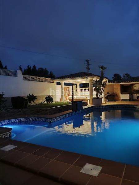Foto bca48d2e-1713-4fbc-a486-e65f3c7e0e11. Casa pareada preciosa chalet ubicada en la bonita urbanización denbsppanorama en la nucia. esta casa tiene 281 m de construidos en una parcela en Nucia (la)