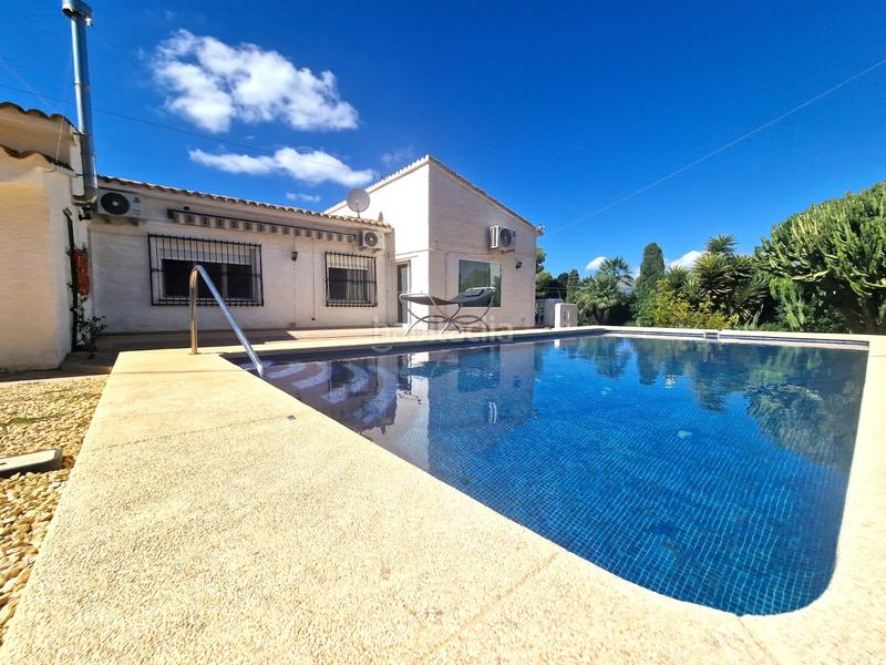 Foto 042e0743-2670-4b64-8785-f191c61563e4. Casa una gran villa de una sola planta en el centro de albir. si está buscando una villa con todo en una sola planta, no busque más, le en Alfàs del Pi (l´)