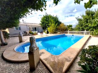 Casa a L´Albir. Una pintoresca villa española en albir. la villa se distribuye e