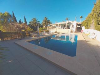 Casa a Escandinavia-Cautivador. Espectacular villa independiente a sólo unos minutos del pueblo