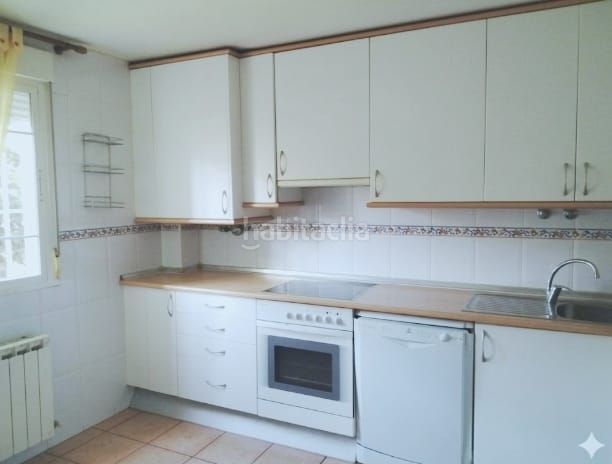 Foto 70ee3ea9-9161-4993-896f-a9aeab7ba46a. Casa aparellada amb xemeneia calefacció aparcament a Álamo (El)