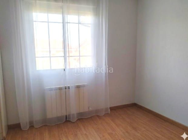 Foto 9d467f39-f9a3-4190-9482-6d9ea581132e. Casa aparellada amb xemeneia calefacció aparcament a Álamo (El)