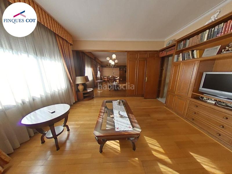 Foto 4a3143a2-de14-4912-9365-6a8e4f409f27. Piso espectacular piso luminoso de 140 m² en paseo san gervasio, ¡con parking y en una ubicación inmejorable! en Barcelona