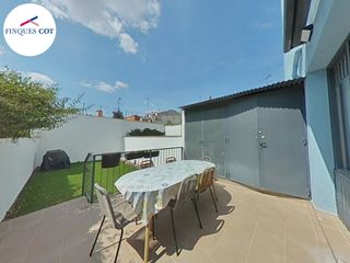 Rez-de-chaussée  Carrer bartolomé esteban murillo. Immoble totalment reformat des del 2018 al centre de granollers