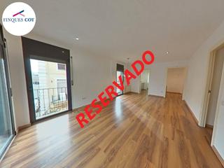 Appartement  Carrer de l'estació. Piso semi nuevo, muy luminoso, con plaza parking en pleno centro