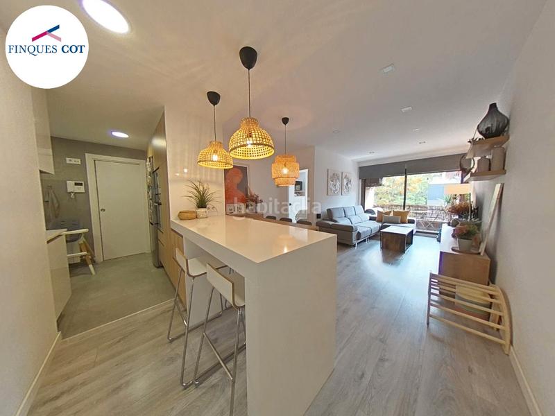 Foto c29eab00-41ac-4f5d-a49f-5feb48a8c942. Etagenwohnung mit heizung parking pool in Vallcarca - Penitents Barcelona