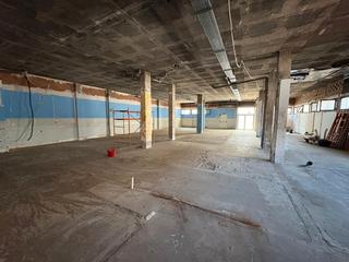 Local commercial à Carrer de can corts 14. Oportunitat d’inversió – local amb canvi d’ús aprovat i projecte