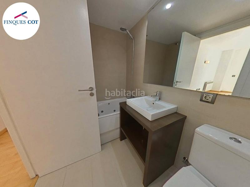 Foto afda33e4-e2a6-4ddd-96d2-45dfb7342df7. Pis amb calefacció piscina a Sota el cami ral Granollers