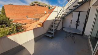Location Appartement  Carrer d'isaac albéniz. Reformado con una gran terraza a 1 minuto de estación renfe gran