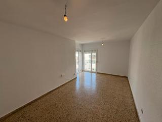 Location Appartement  Carrer valència. Es lloga pis ampli
