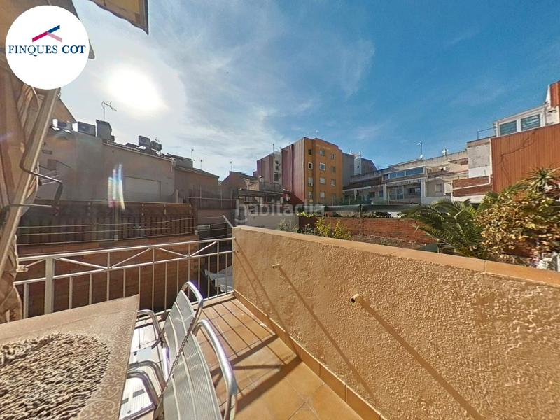 Foto 95f7ae5d-7aa0-4159-8520-221eabe2e8d8. Reihenhaus mit parking in Centre Granollers