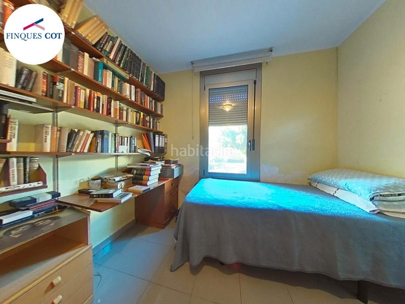 Foto 80c7ab8d-e64c-4885-86c6-bd67dfbf4f4e. Casa  amb terreny i dos pisos llogats en Roca del Vallès (La)