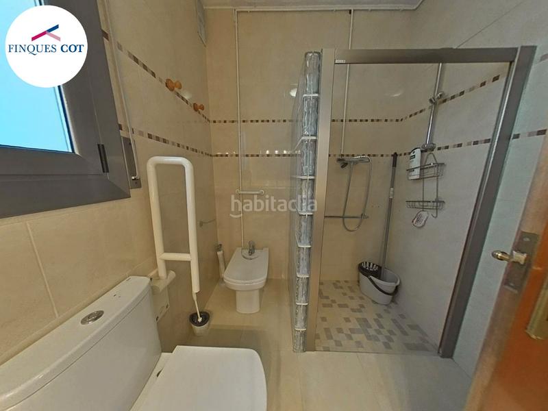 Foto ca0e37d4-6f9d-4d96-a056-62386a142068. Casa  amb terreny i dos pisos llogats en Roca del Vallès (La)