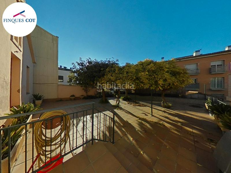 Foto f621df1e-8719-4a8f-b037-59e308e56d96. Casa  amb terreny i dos pisos llogats en Roca del Vallès (La)