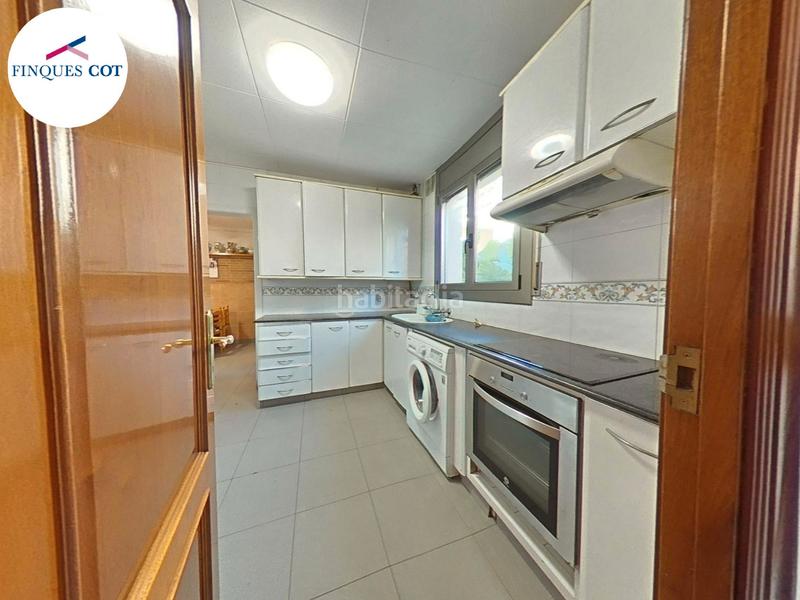 Foto fc1f688e-ad75-46de-8f77-42d9fb3b7fd5. Casa  amb terreny i dos pisos llogats en Roca del Vallès (La)