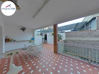 Piso  Carrer ausiàs march. Gran pis de 146 m² amb terrassa