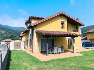 Casa aparellada a Hazas de Cesto. Chalet pareado en hazas de cesto.