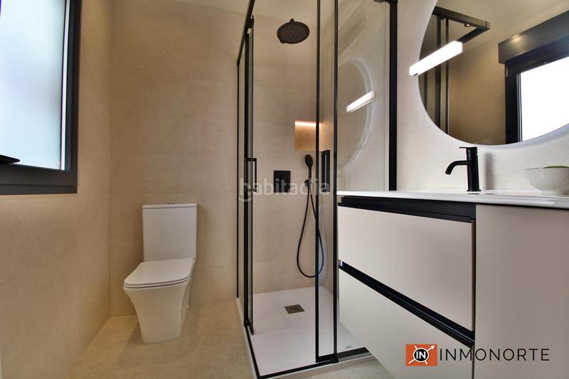 Foto 0e5eddb6-0056-4159-be29-8f3c0519d3e2. Planta baja bajo con jardín a estrenar . en Centro Laredo