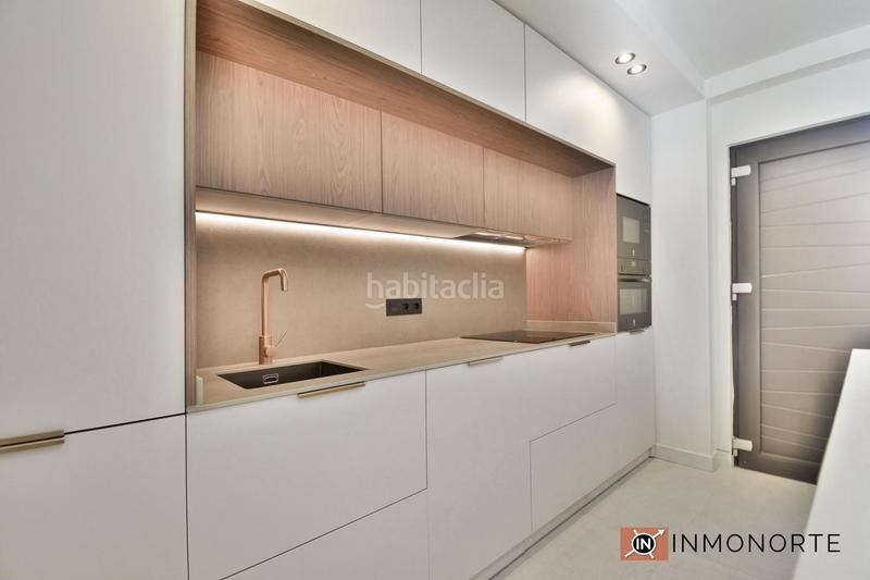 Foto 82d65f17-6a36-4db2-9ed0-56f86862918f. Planta baja bajo con jardín a estrenar . en Centro Laredo