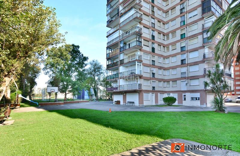 Foto ccaa3d84-75f4-4b3c-83f0-01b1d698f35b. Ground floor with heating parking in Zona Playa Laredo