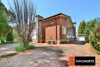 House  Padre ignacio ellacuría. Chalet reformado con parcela de 945 m cerca de la playa