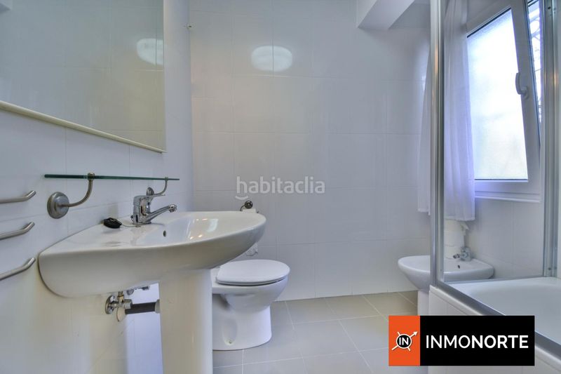 Foto b8c2077d-e79a-4e02-9590-3a914cf0c042. Casa amb calefacció a Carlos V Laredo