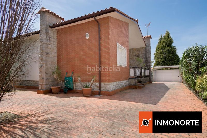 Foto ce3f0a47-1da6-4e33-bfc9-8231905856dd. Casa amb calefacció a Carlos V Laredo