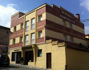 Edifici  Calle fuente fresnedo. Edificio dedicado a la hostelería y en funcionamiento actualment