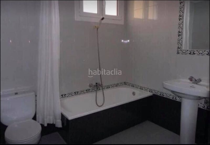 Foto d01fc5eb-76e6-4054-8347-3642ea196554. Edificio in Centro Laredo
