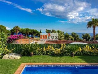 Maison à Canyelles. Casa acogedora en una prestigiosa urbanización, lloret de mar, c