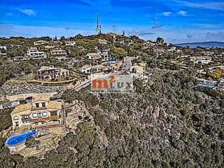 Terreny residencial  Carrer can semi. Parcela de terreno con vistas al mar en castel d'aro, costa brav