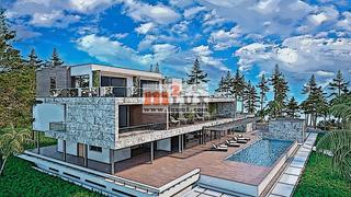 Casa  N/a. Villa moderna en construcción con acceso al mar en playa de aro,
