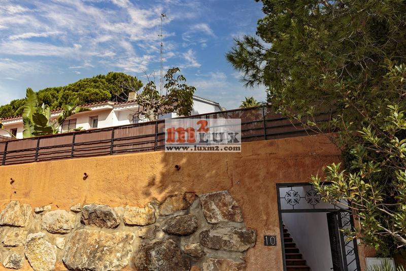 Foto 05afb41f-fca4-48a4-9965-b29e853ebcfd. Semi detached house with fireplace parking pool in Lloret de Mar