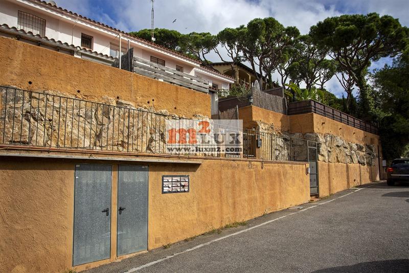 Foto 7ac45d9e-0ca2-4ec7-a12f-7dbe748ff584. Semi detached house with fireplace parking pool in Lloret de Mar