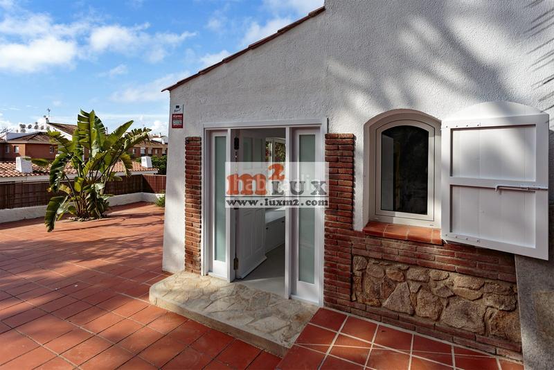 Foto adb5ae8d-502a-4636-a509-09795b6a8c4a. Semi detached house with fireplace parking pool in Lloret de Mar