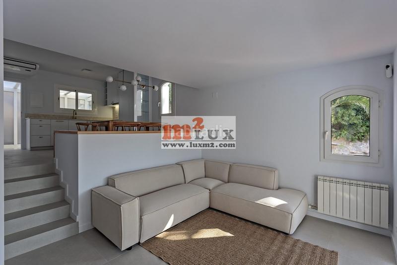 Foto ea16caa3-2257-4a67-adf8-120ed23554d3. Semi detached house with fireplace parking pool in Lloret de Mar