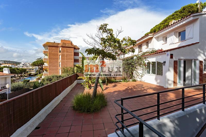 Foto ee72cf7e-e652-4f88-8e6a-4709da7a6e37. Semi detached house with fireplace parking pool in Lloret de Mar