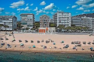 Apartamento en Centre-Platja. Apartamentos en un edificio de obra nueva en primera línea de ma