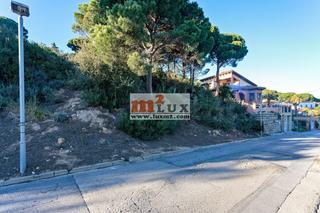 Terreny residencial a Avinguda de la florada 14. Terreno para construir una casa en la urbanización serra brava,