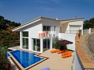 Casa a Urbanitzacions. Villa con vistas al mar en la residencia de mas nou, playa de ar