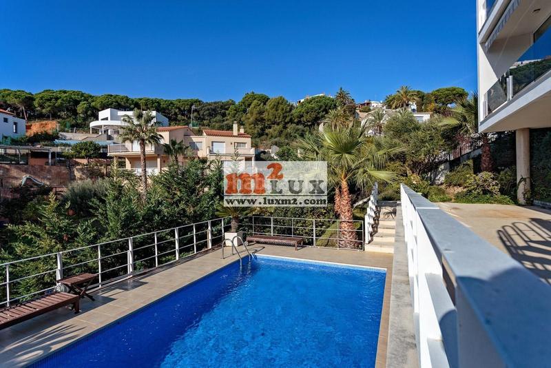 Foto 3313e632-cae8-4d76-a700-689d1d06f442. Casa con riscaldamento parcheggio piscina in Montgoda Lloret de Mar