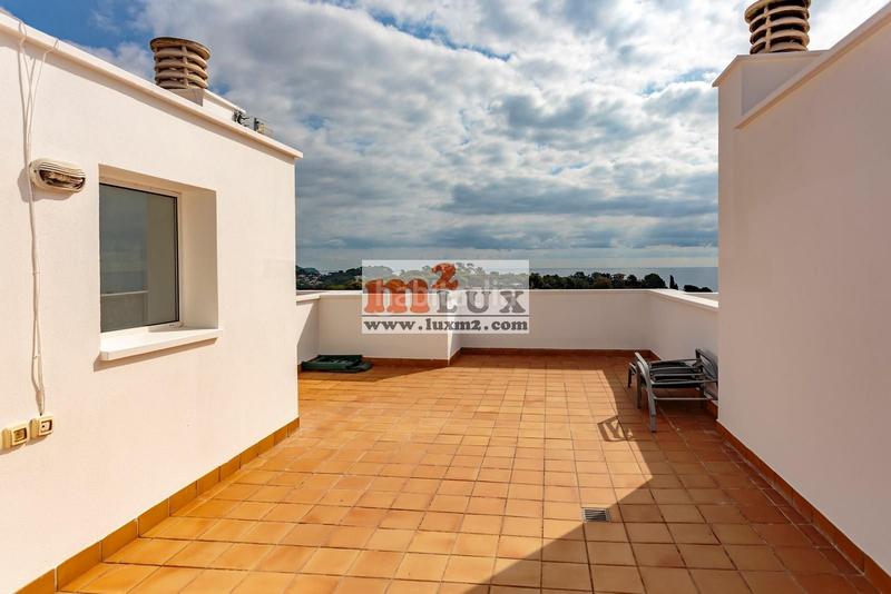 Foto 621626a1-5ce3-4c51-8d9f-10927f417592. Reihenhaus mit heizung parking pool in Santa Clotilde Lloret de Mar