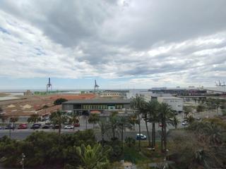 Piso en Ensanche-Diputación. Piso en el centro de alicante frente puerto con vistas al mar