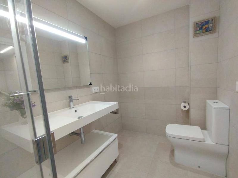 Foto bed2e195-d650-46f5-9e33-a0765107746c. Alquiler piso  de alquiler a estrenar , amueblado con piscina comunitaria y garaje en Alicante